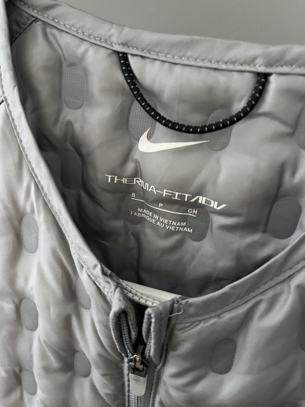 Nike Grey Quilted Lightweight Sleeveless Vest - Picture 2 of 4